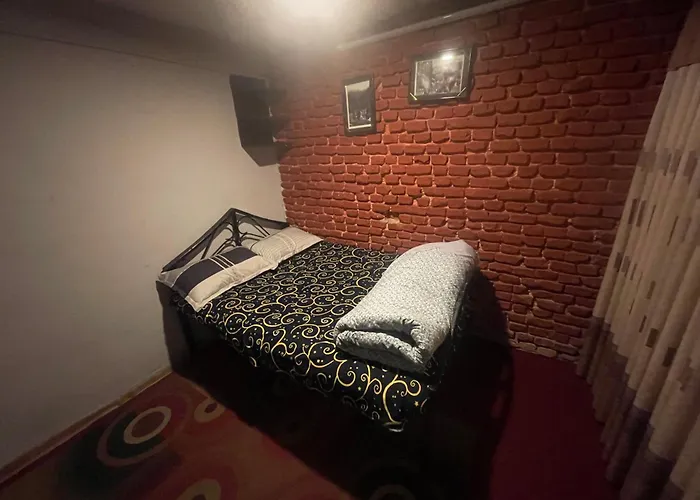 Aarogya And Restaurant Hostel